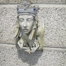 Cast Granite with Lead Features (Queen)